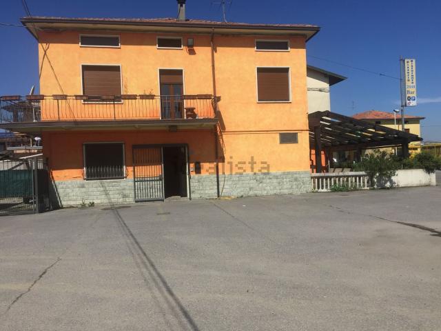 Locale in vendita di 700 m² in Via Bergamo