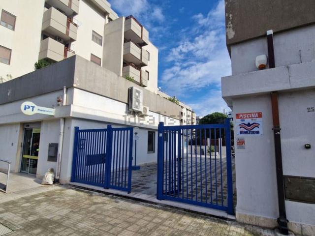 Locale in vendita di 700 m² in Via Germania, 23