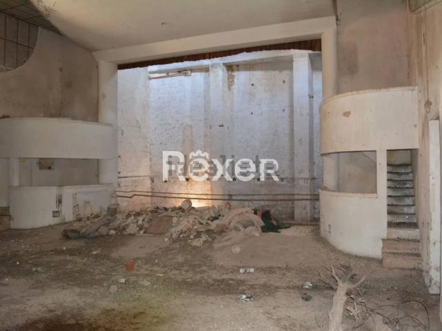 Locale in vendita di 700 m² in Via Francesco Argentieri