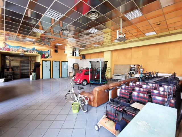 Locale in vendita di 700 m² in Via Luigi Boccherini, 11