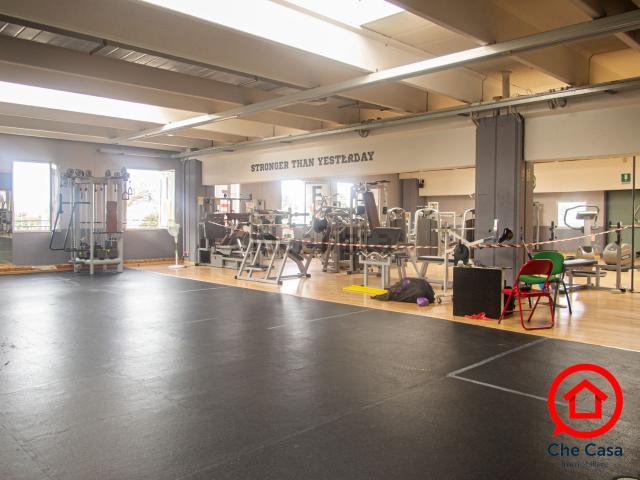 Locale in vendita di 700 m² in Via Pirandello