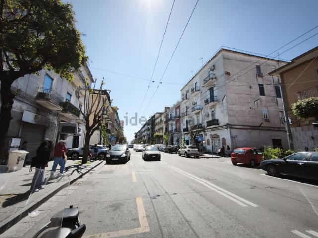 Locale in vendita di 700 m² in Corso Secondigliano, 562