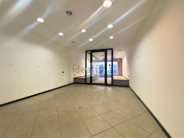 Locale in vendita di 70 m² in Borgo Palazzo, 11