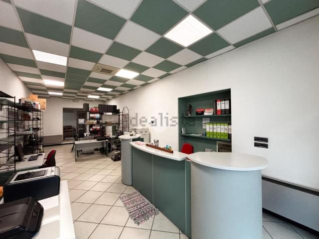 Locale in vendita di 70 m² in Corso Martiri della Liberazione, 42