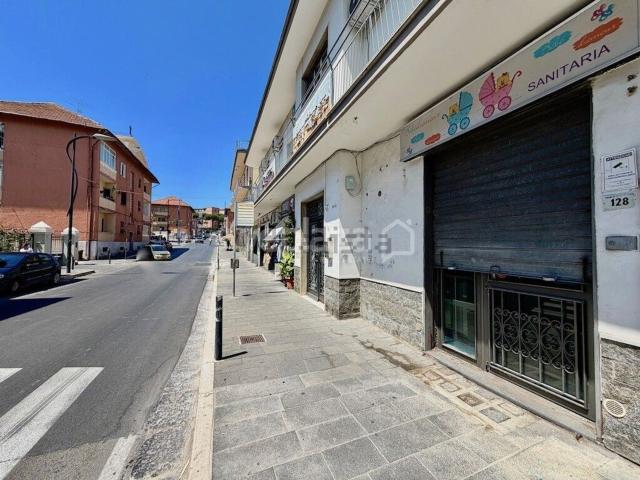 Locale in vendita di 70 m² in Corso Tullio Boccarusso, 128