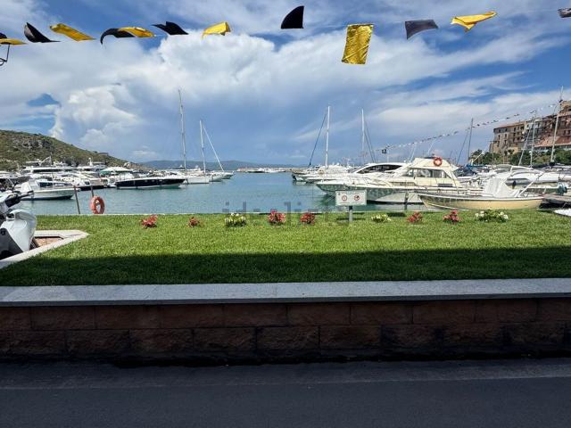 Locale in vendita di 70 m² in Lungomare Andrea Doria