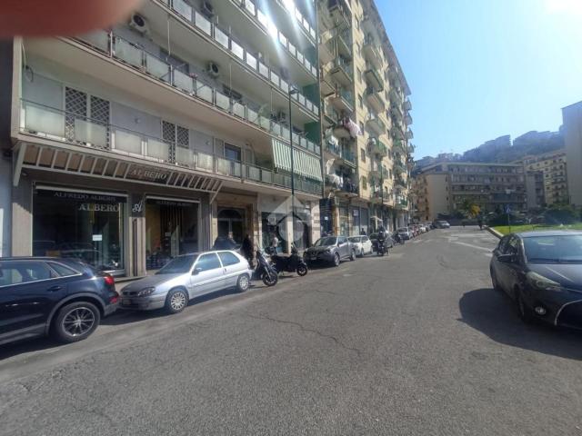 Locale in vendita di 70 m² in Largo Alessandro Lala, 9