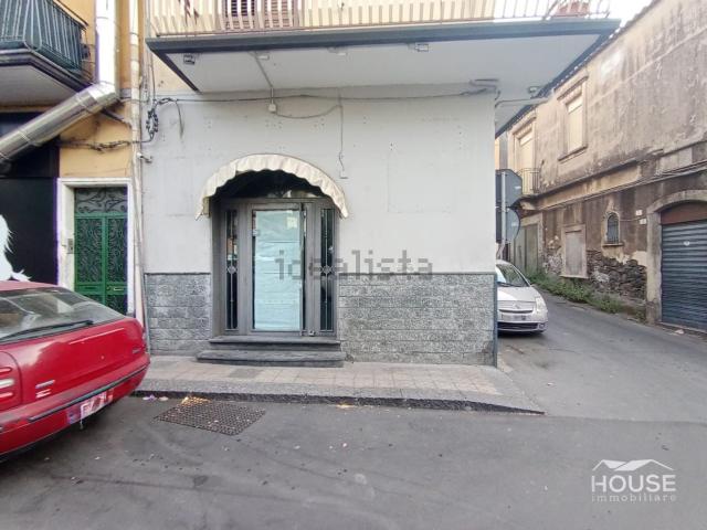 Locale in vendita di 70 m² in Piazza Alberto Carlo