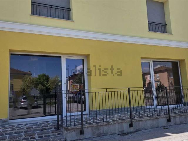 Locale in vendita di 70 m² in Piazza Gramsci, 12