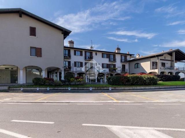 Locale in vendita di 70 m² in Via Ungaretti, 45