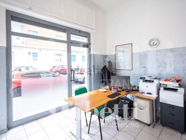 Locale in vendita di 70 m² in Via Vandalino, 142