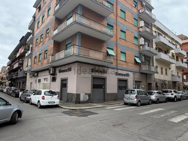 Locale in vendita di 70 m² in Via Vittorio Veneto