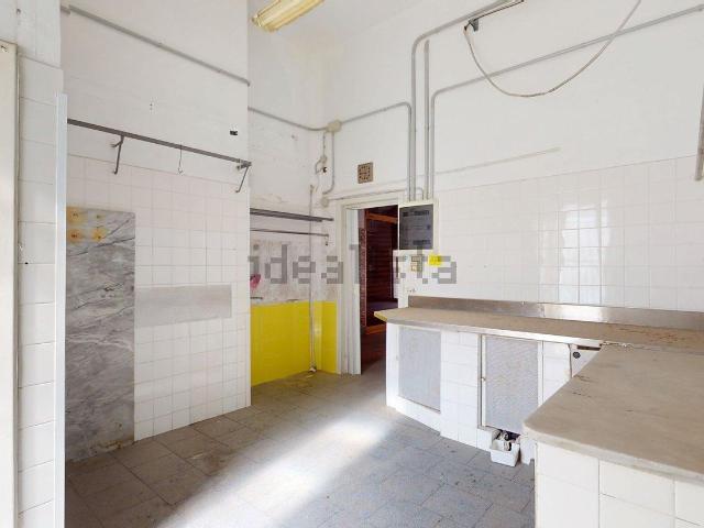 Locale in vendita di 70 m² in Via XI Febbraio, 25