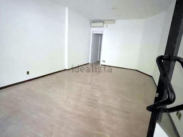 Locale in vendita di 70 m² in Via Aureliana