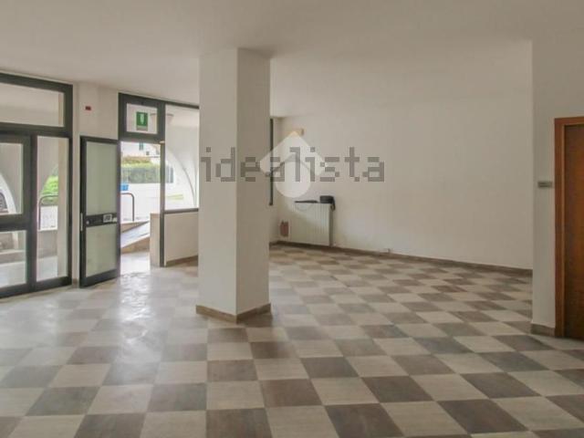 Locale in vendita di 70 m² in Via Benjamino Cavalli