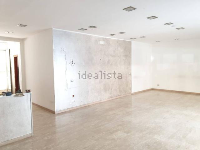 Locale in vendita di 70 m² in Via Campania, 43