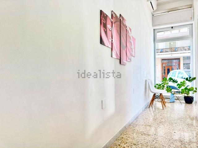 Locale in vendita di 70 m² in Via Carlo Massa