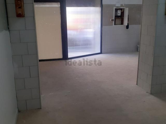 Locale in vendita di 70 m² in Via Ciro Menotti