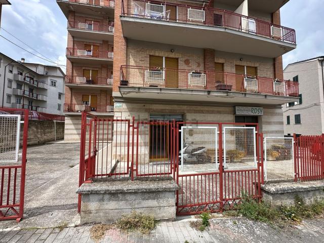 Locale in vendita di 70 m² in Via Conte Rosso, 13