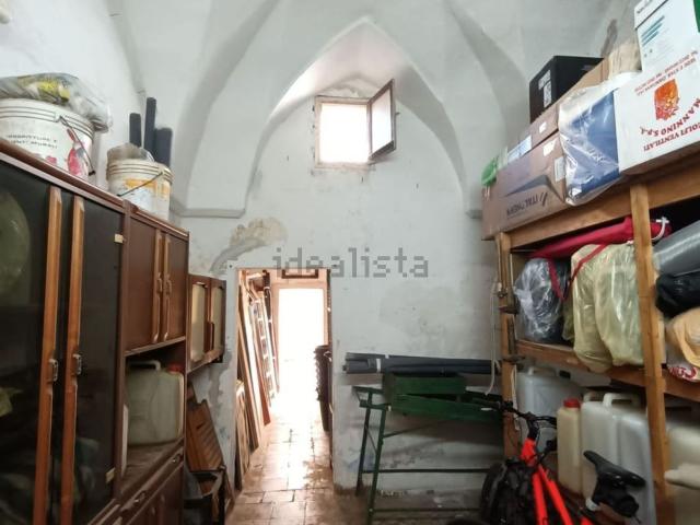 Locale in vendita di 70 m² in Via Dante, 32