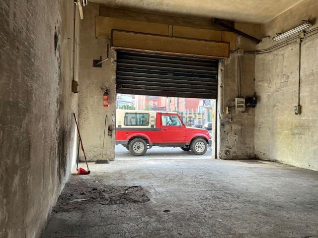 Locale in vendita di 70 m² in Via dei virgulti, 10