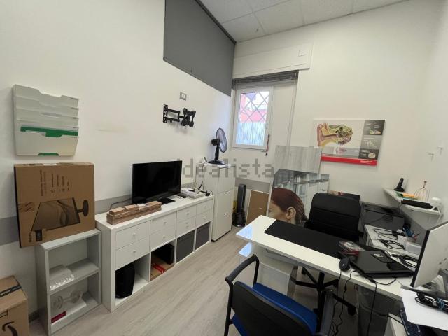 Locale in vendita di 70 m² in Via del Torraccio di Torrenova, 43