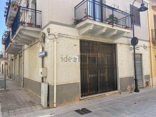 Locale in vendita di 70 m² in Via della Vittoria, 129