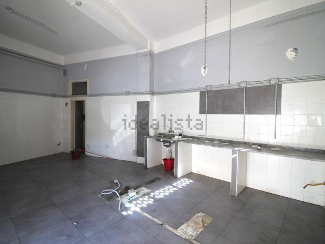 Locale in vendita di 70 m² in Via Francesco Laurana