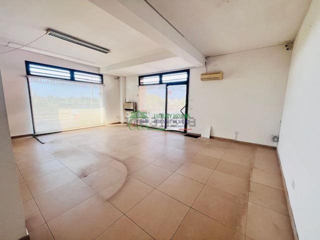Locale in vendita di 70 m² in Via Francesco Paolo Perez