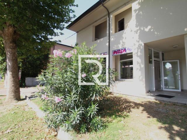 Locale in vendita di 70 m² in Via G.Garibaldi, 187