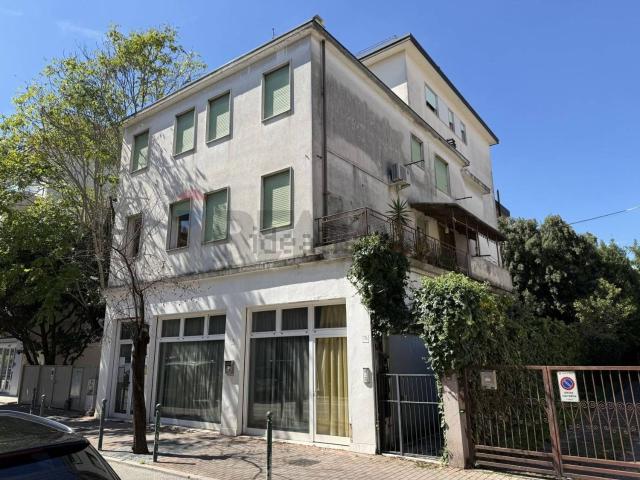Locale in vendita di 70 m² in Via Giovanni Felisati, 70