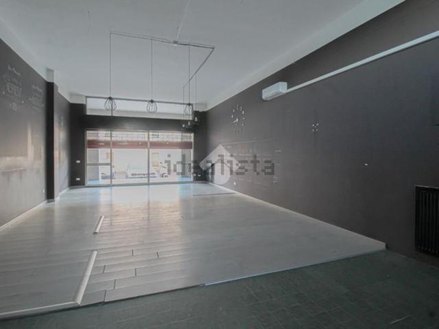 Locale in vendita di 70 m² in Via Giacomo Matteotti