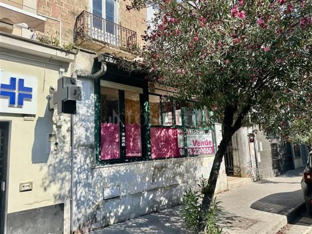 Locale in vendita di 70 m² in Via Giulio Antonio Acquaviva