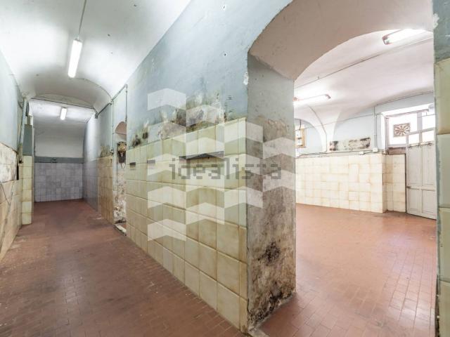 Locale in vendita di 70 m² in Via Giuseppe Avezzana, 23