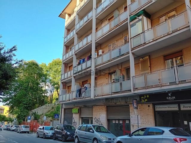 Locale in vendita di 70 m² in Via Giuseppe Mazzini, 86
