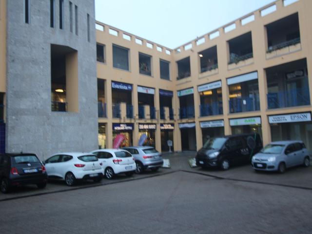 Locale in vendita di 70 m² in Via Giuseppe Sirtori