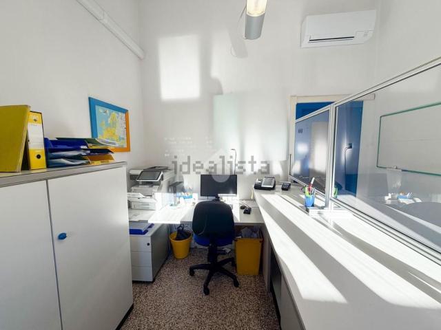 Locale in vendita di 70 m² in Via Guglielmo Marconi, 40