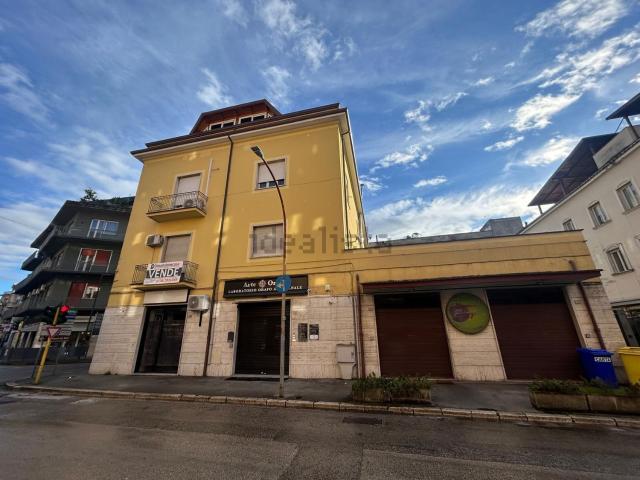 Locale in vendita di 70 m² in Via Guglielmo Marconi