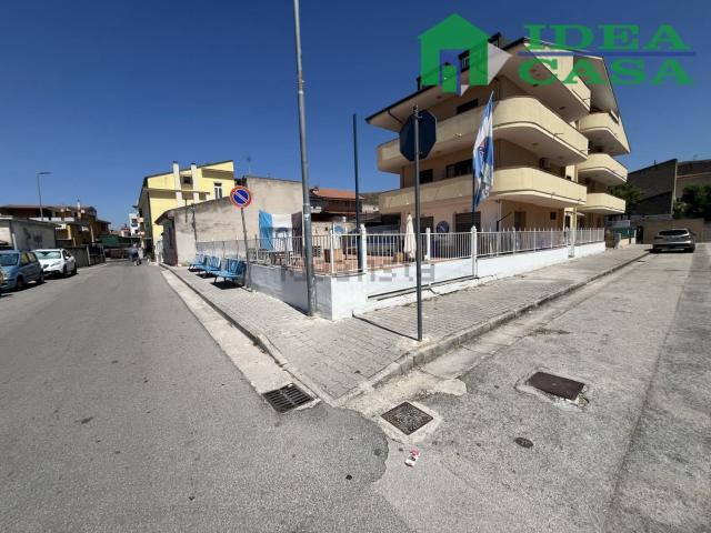 Locale in vendita di 70 m² in Via Luciani, 76