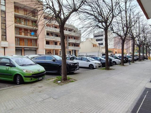 Locale in vendita di 70 m² in Via Lupiae, 73100