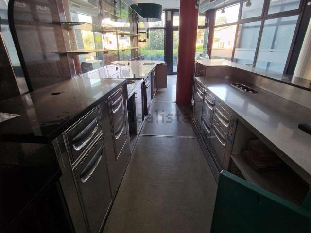 Locale in vendita di 70 m² in Via Milano