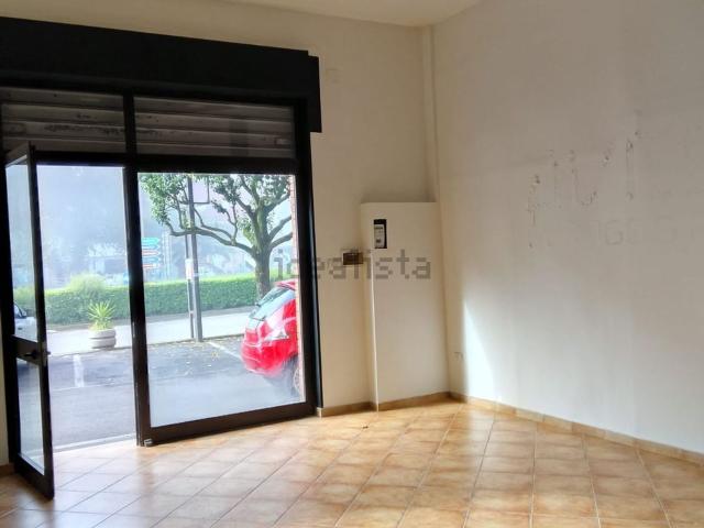 Locale in vendita di 70 m² in Via Nazionale