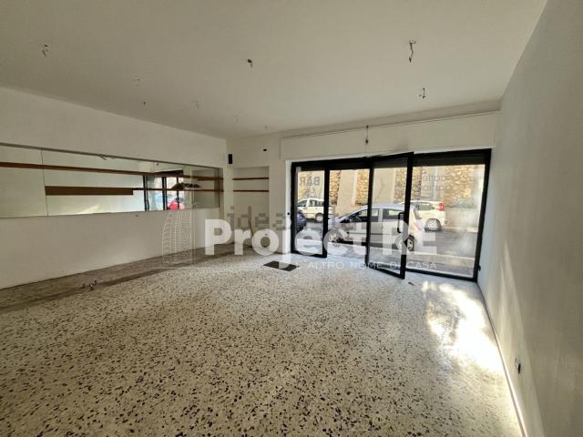 Locale in vendita di 70 m² in Via Possidonea