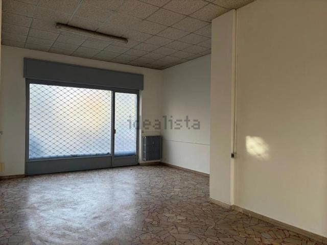 Locale in vendita di 70 m² in Via Principe Amedeo, 18
