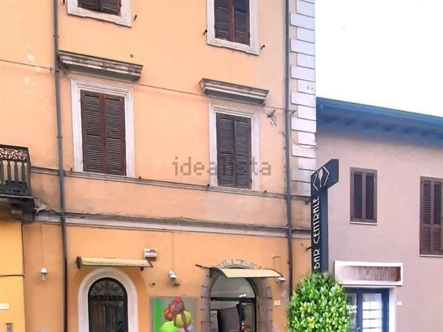 Locale in vendita di 70 m² in Via Roma, 16