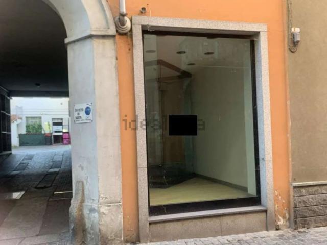 Locale in vendita di 70 m² in Via Roma, 11