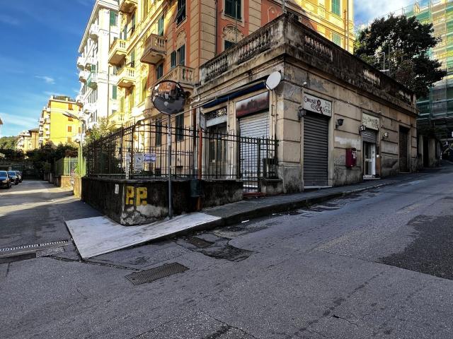 Locale in vendita di 70 m² in Via Sant&apos Alberto
