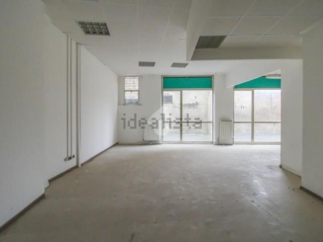 Locale in vendita di 70 m² in Via Silvio Bonomelli