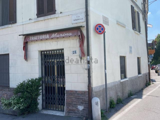 Locale in vendita di 70 m² in Via Spronello