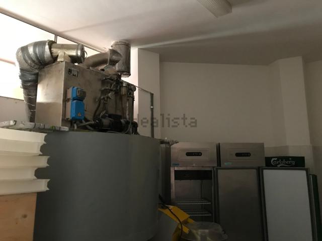 Locale in vendita di 70 m² in Viale Francesco Petrarca